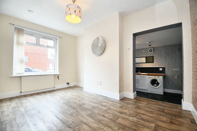 10 Ashley Street, Salford photo 3