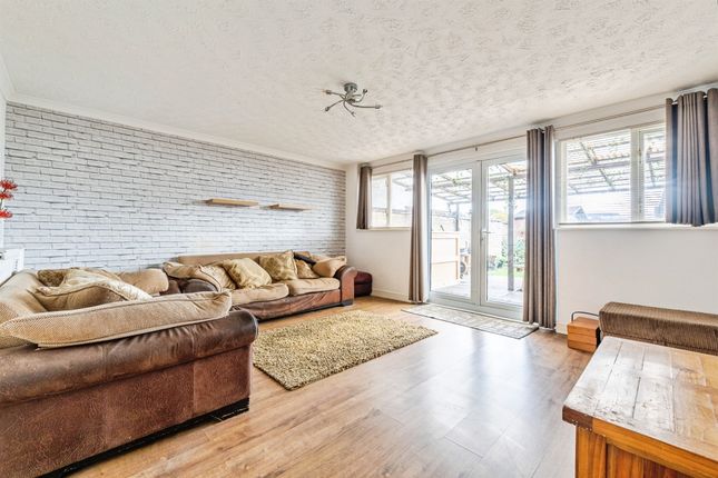 5, Chester Way, Thetford photo 3