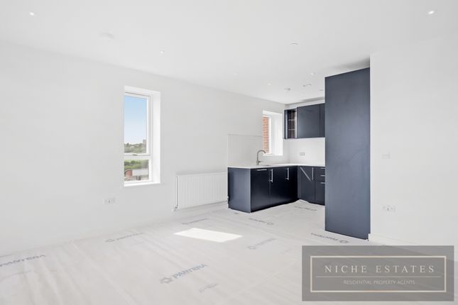 Flat 98, Blenheim Mansions, 3 Mary Neuner Road, London photo 3