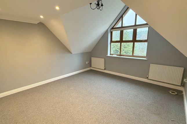 Heathlands Lodge, West Moors Road, Ferndown photo 3