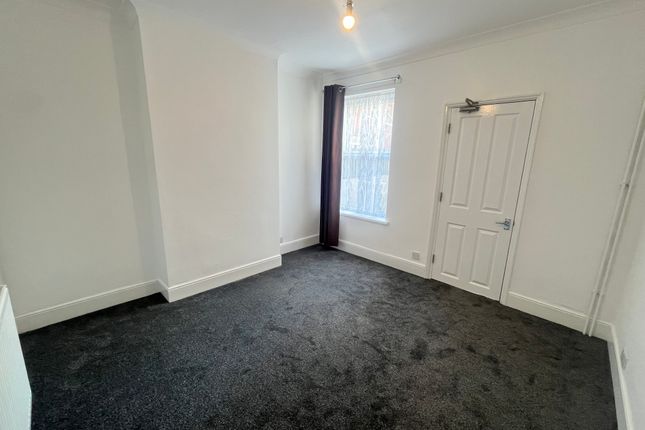 2a, May Road, LOWESTOFT photo 3