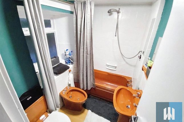 18, Cinderhills Road, Holmfirth photo 4