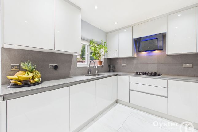 120 Boxtree Lane, Harrow photo 2