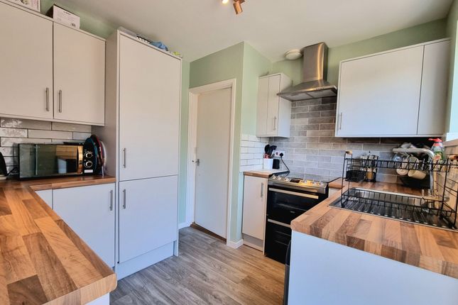 47 Merlin Crescent, Bridgend photo 3