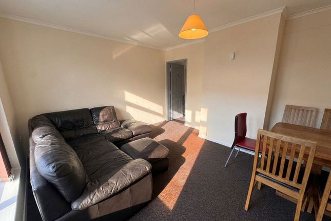 3 Langton Close, Norwich photo 4