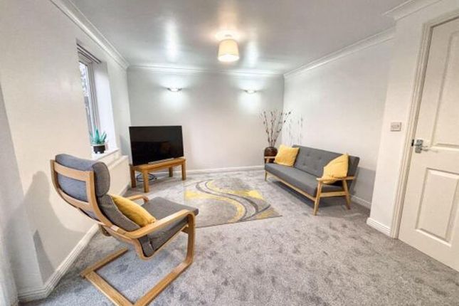 19 Cae Llwydcoed, Bridgend photo 2