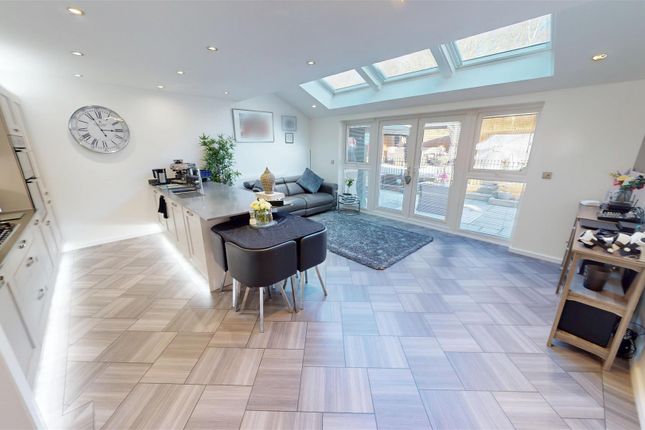 23, Cherwell Avenue, Sutton Leach photo 3