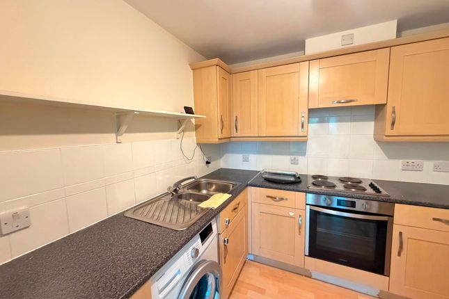40 Gean Court, London photo 2