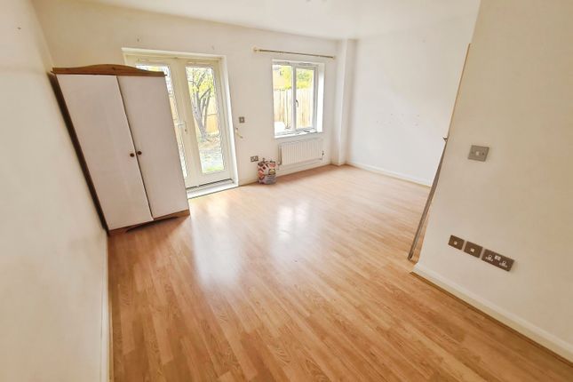 3, Cavan Way, Milton Keynes photo 3