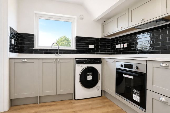 Flat 3, 69, Headley Road, Hampshire photo 4