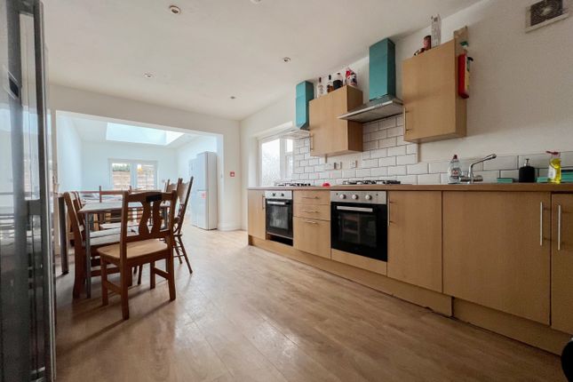 17, Ruthin Gardens, Cardiff photo 2