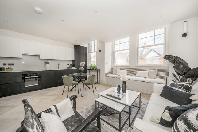 Flat for sale in Grafton Road, London