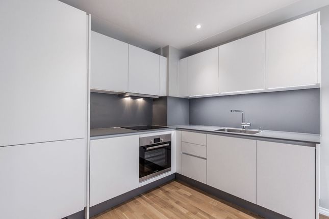 Thumbnail Flat to rent in Bushey Grove Road, Bushey