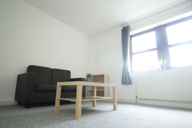 Thumbnail Flat to rent in Woodsley Road, Leeds