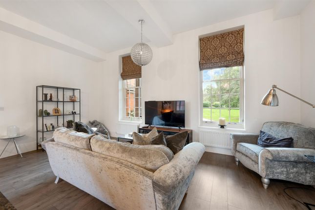 3, Frinton Court, Glanville Way, Epsom photo 4
