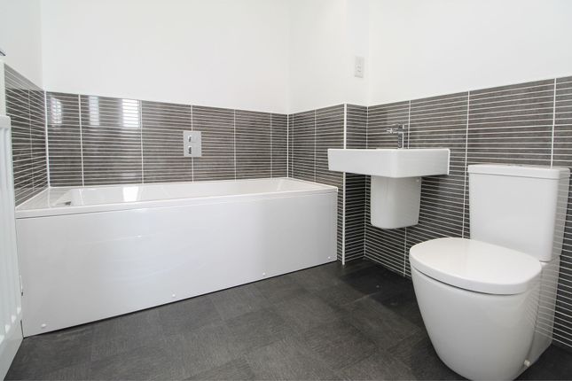 25 School House Way, Chesterfield photo 2