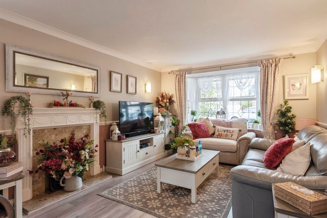 3, Besford Close, Luton photo 2