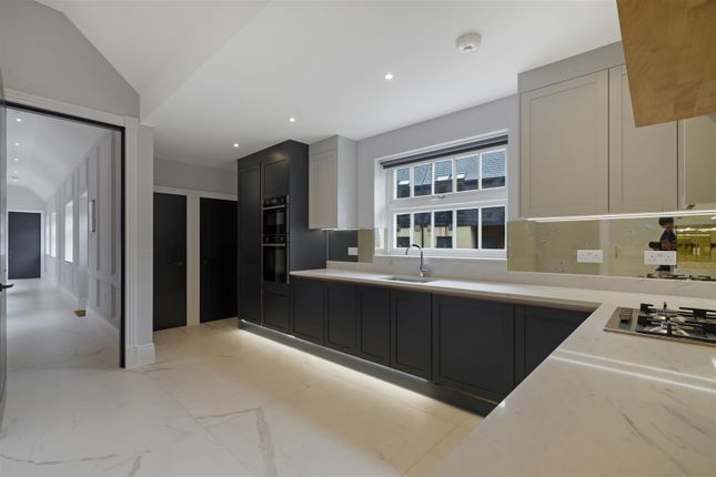 Room 4, 6, Newall Close, Uxbridge photo 2