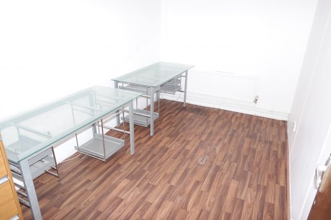 Office to let in Stanley Avenue, Wembley