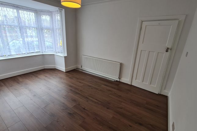 415 Watford Way, Hendon photo 2