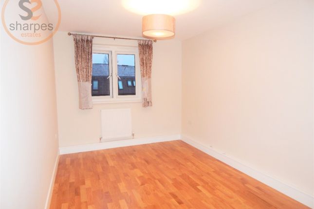 15 Tintern Close, London photo 5