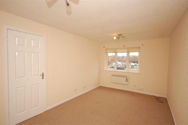 31, Chedworth Close, Northampton photo 4