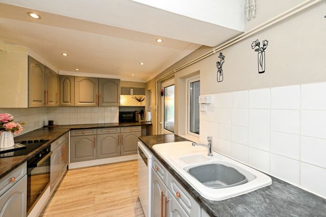 10, Churchfields, Crimplesham photo 3