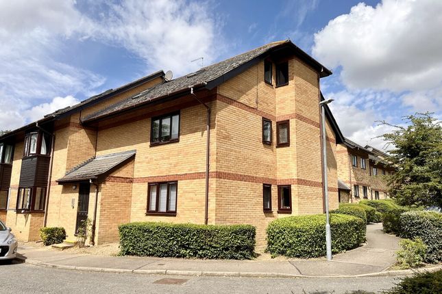 Thumbnail Flat to rent in Cavendish Gardens, St. Margarets Road, Chelmsford