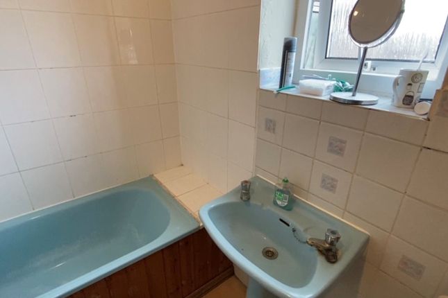 6A, Maristow Street, Westbury photo 4