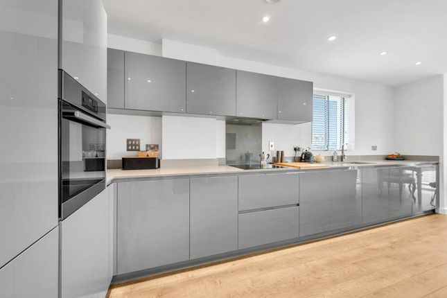 3-bed flat on Banning Street, East Greenwich, £530,000