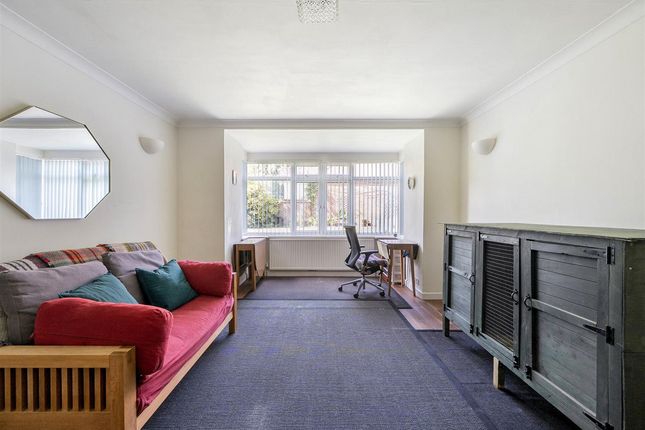 Flat Flat 15, Blandford Court 4-6, Brondesbury Park, London photo 2