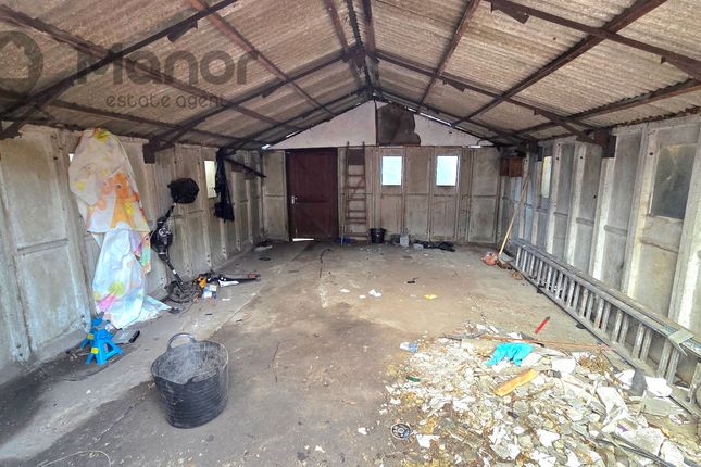 7 Selwyn Avenue, Ilford photo 5