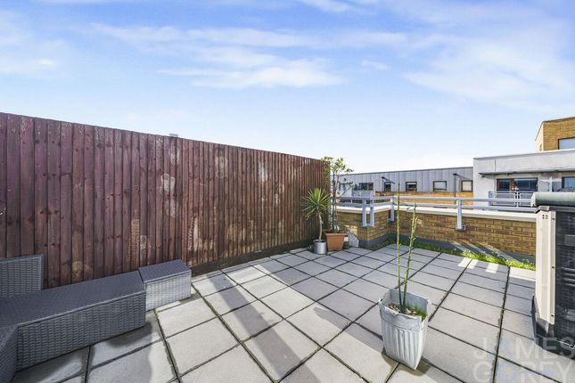 Amity Court North Star Boulevard, Greenhithe photo 4