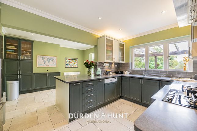 69 Traps Hill, Loughton photo 3