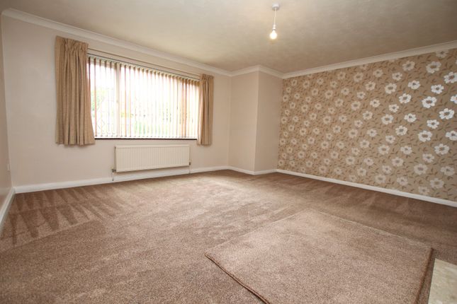 65, Elsham Crescent, Lincoln photo 3