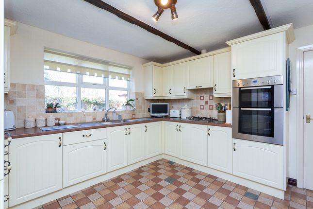 2, Barn Close, Mere Brow photo 2