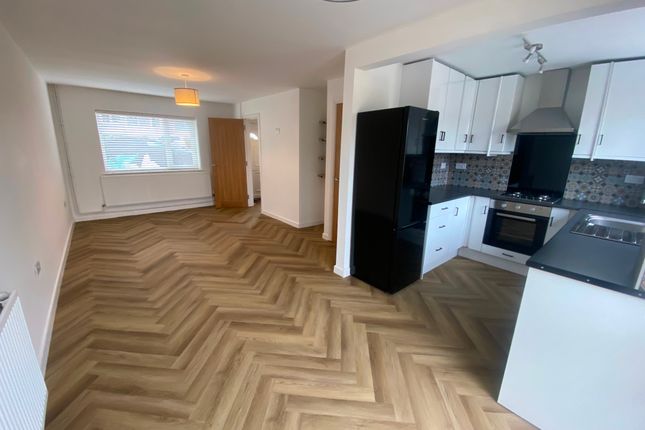 117 Tyle-Teg, Swansea photo 4