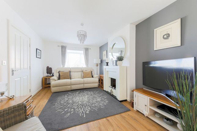 21 Moorfield Drive, Newcastle Upon Tyne photo 2