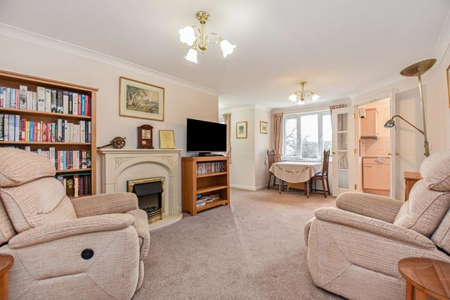 Flat 32, Clarks Court, High Street, Cullompton photo 2