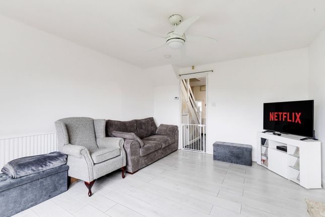 58 Stockdale Close, Nottingham photo 3