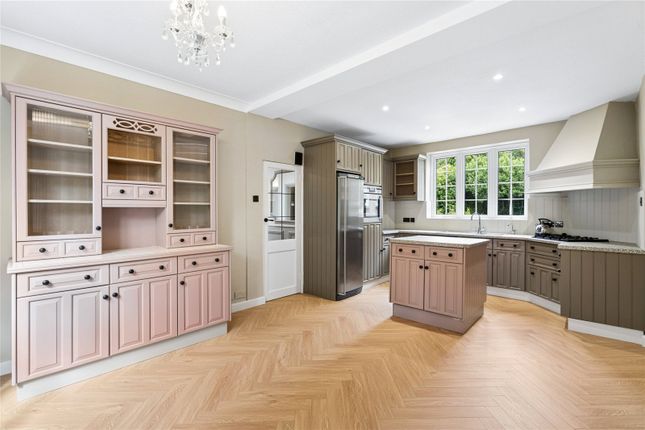 Cedar House,, Hervines Road, Buckinghamshire photo 2