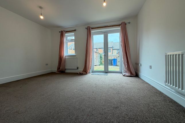 32, Kiln View, Stoke-on-Trent photo 5