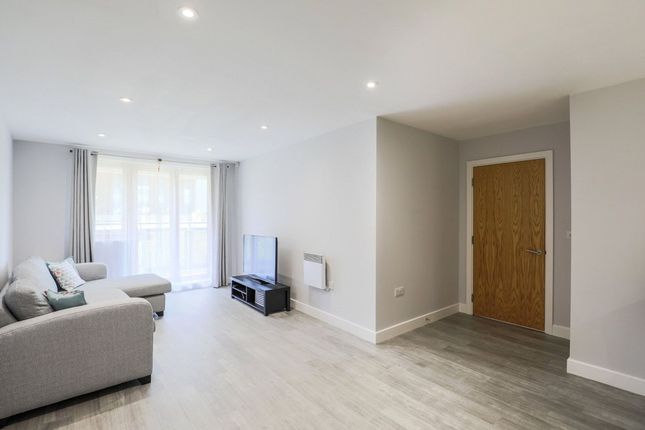 Flat 141, Leamore Court, London photo 2