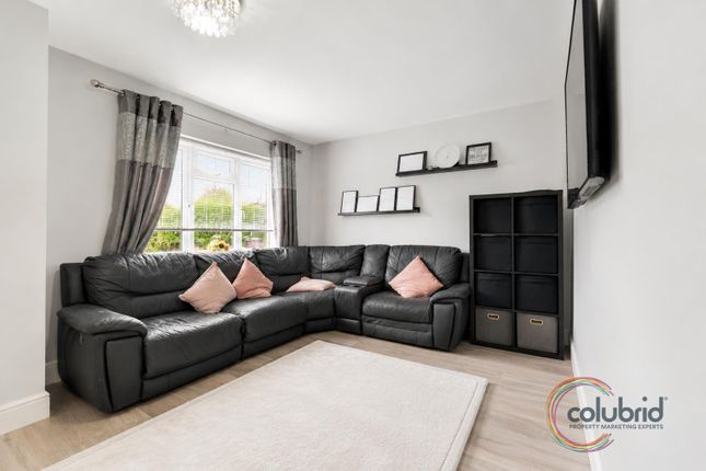 46, Dukes Avenue, Grays photo 4