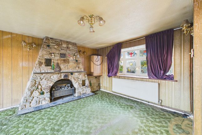 4 Croft Walk, Broxbourne, Hertfordshire photo 2