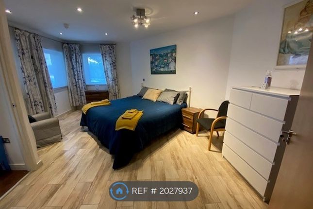 Thumbnail Flat to rent in Denham Street, London