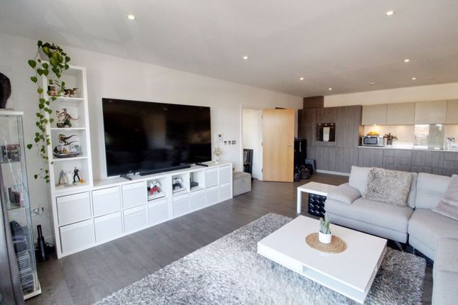 Flat for sale in Station Road, Cuffley, Potters Bar