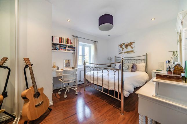 10, Holt Close, Chislehurst photo 2
