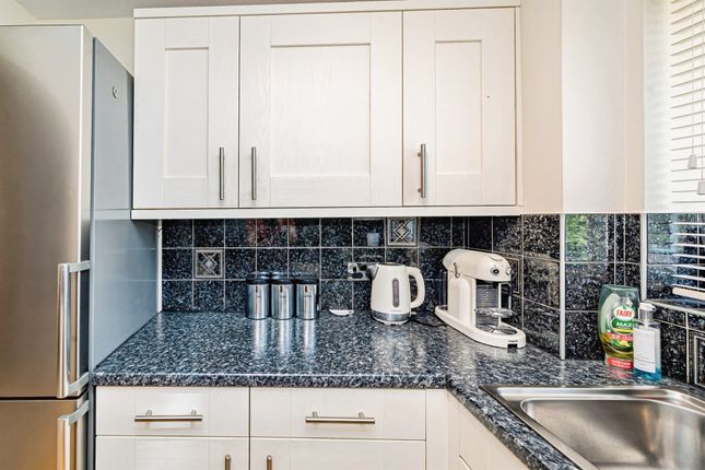 140, Walpole Road, SLOUGH photo 3
