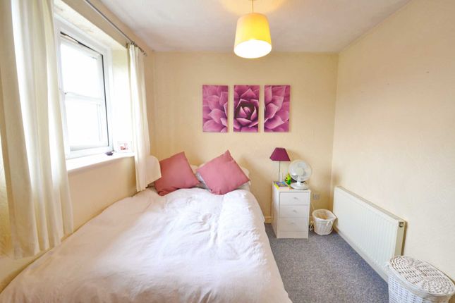 Flat to rent in Ladd Close, Kingswood